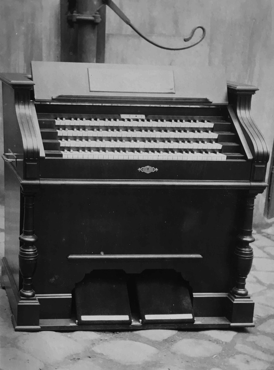 Nummer 8280, 4 Manuale mit je einer Stimme, pytagoreische Stimmung, am 03.09.1906 an die Alexander Universität in Helsinki (Helsingfors) Finnland
